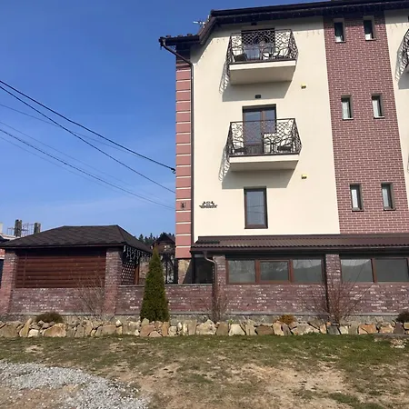 Apartment Oksun Skhidnytsia