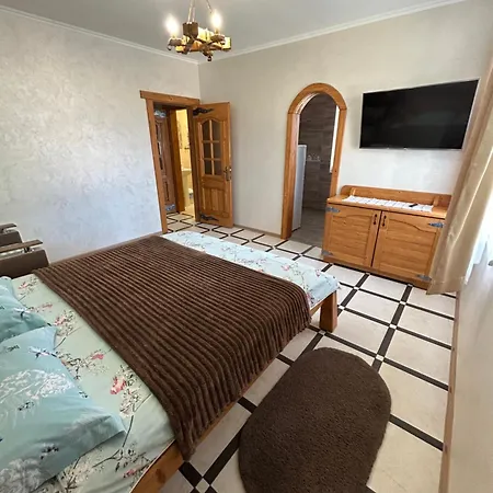 Apartment Oksun Skhidnytsia